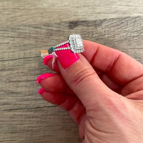 Sterling Silver 925 Princess Shape Ring - Picture 2 of 3